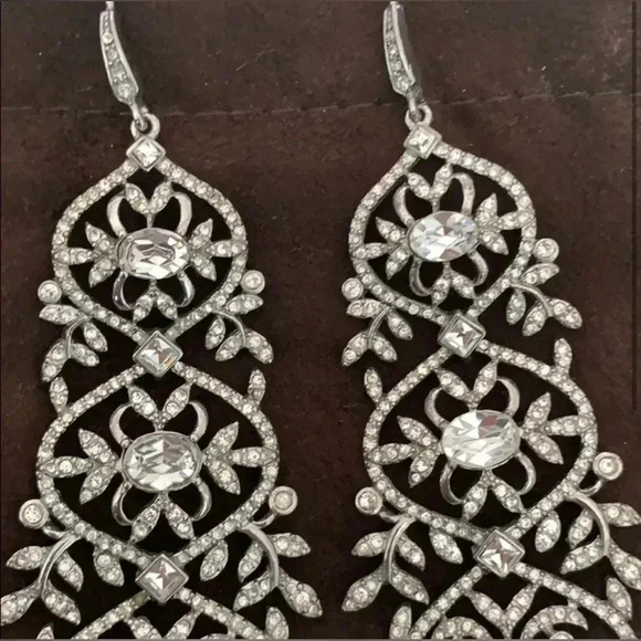 Carolee Lux Women’s Chandelier Crystal Earrings Wedding Bride Pageant - Picture 5 of 11